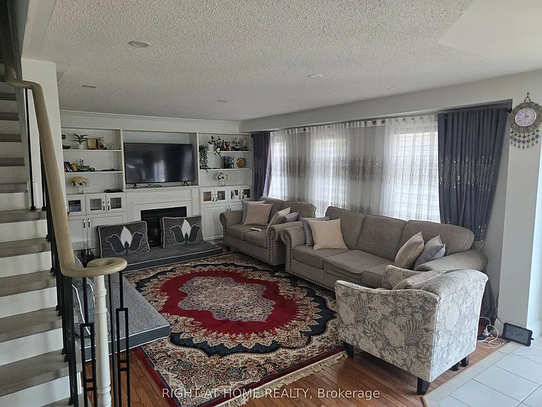 3 Wainwright Dr — Photo 5