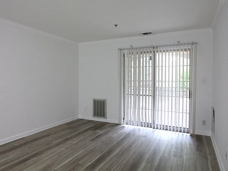 1100 Quaker Hill Dr #127 — Photo 13