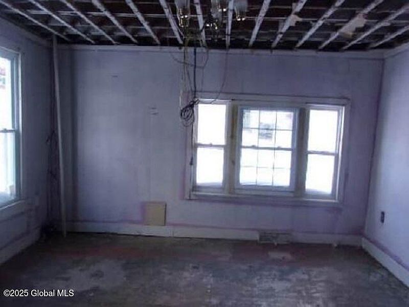 3rd image of 177 N Arlington Avenue