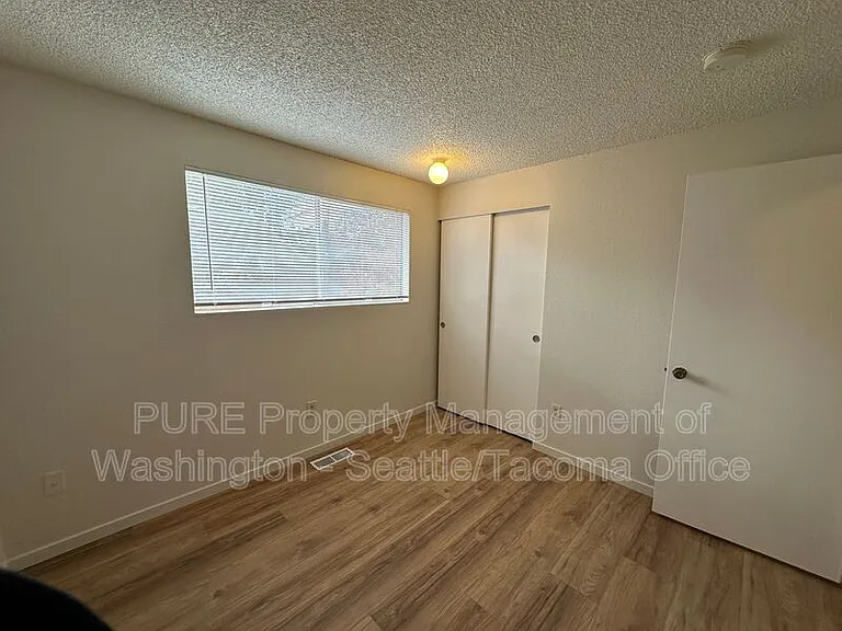 1727 45th Ave SW — Photo 8