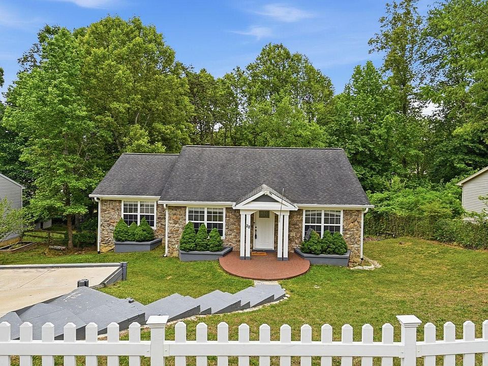 1st image of 28 Cherry Laurel Dr