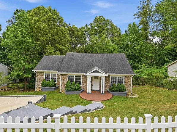 28 Cherry Laurel Dr, Fredericksburg, VA 22405