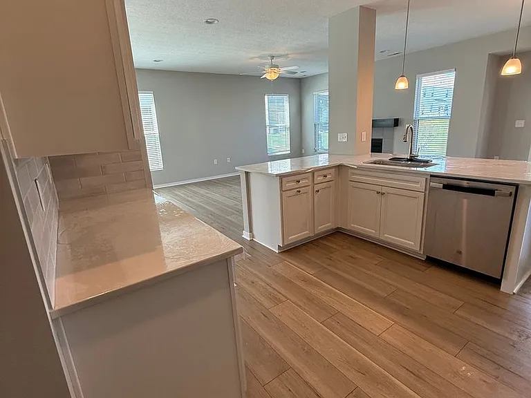 6053 Miranda Ln — Photo 10
