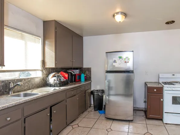 182 N Villa Ave, Clovis, CA 93612