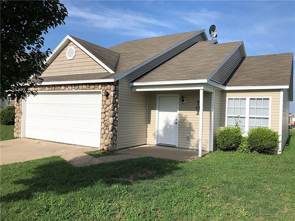 2nd image of 702 Suffolk Dr