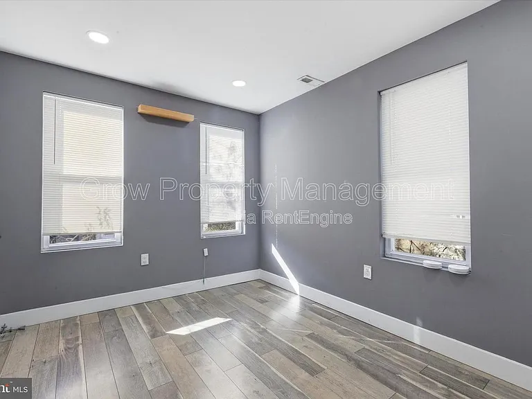 1935 N Newkirk St — Photo 13