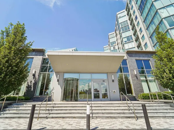 9 Avenue At Port Imperial image 5 of 47