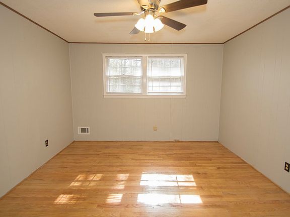 4th image of 3512 Baywater Dr #100