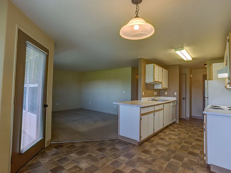 Creekside Apartments  — Photo 39