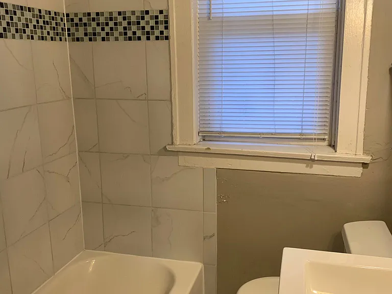 1212 Woodland Dr #2 — Photo 7