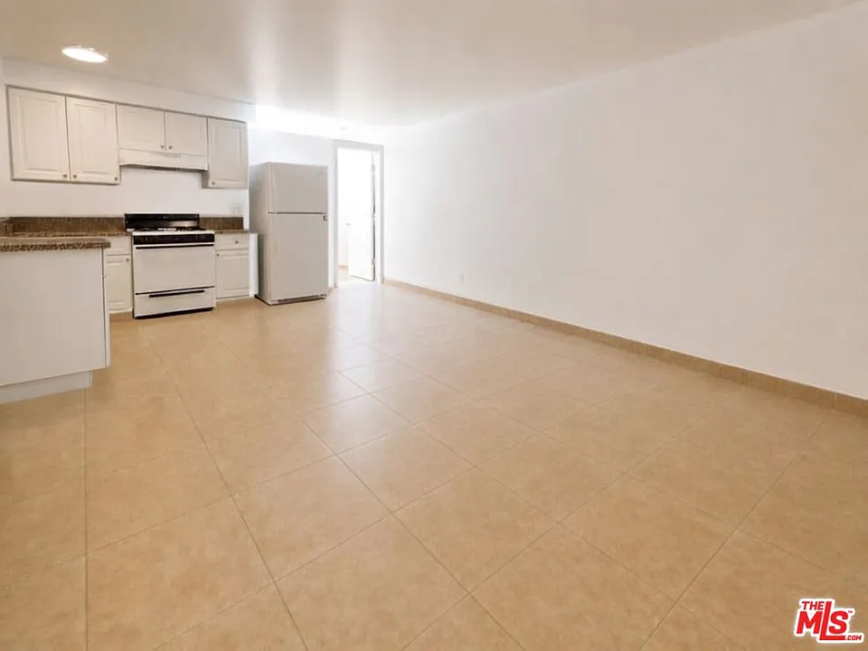 6859 Laurel Canyon Blvd #202