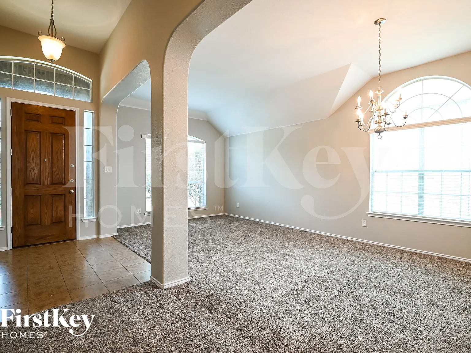 4 bed, 2.5 bath, 2702 sqft, $2,880 — Photo 4