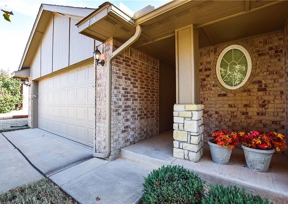 1st image of 908 Coyote Dr