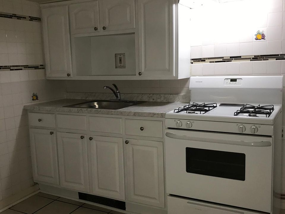 2nd image of 46 New St APT 1