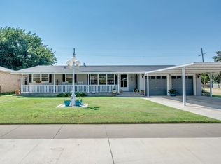 805 S 17th St, Slaton, TX 79364