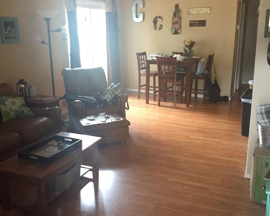 Living Room / Dining area