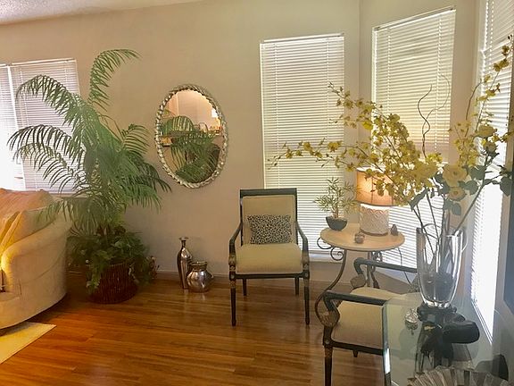 2nd image of 733 Cortez Ave