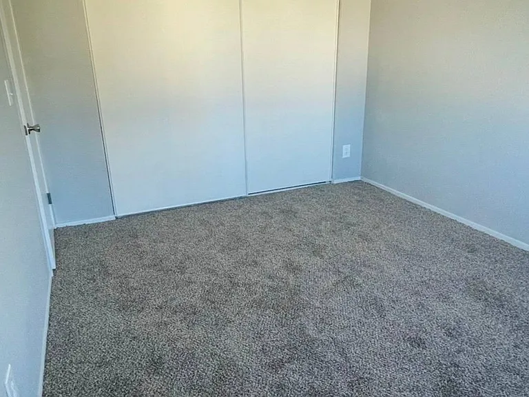 2x1_Master Bedroom (2)