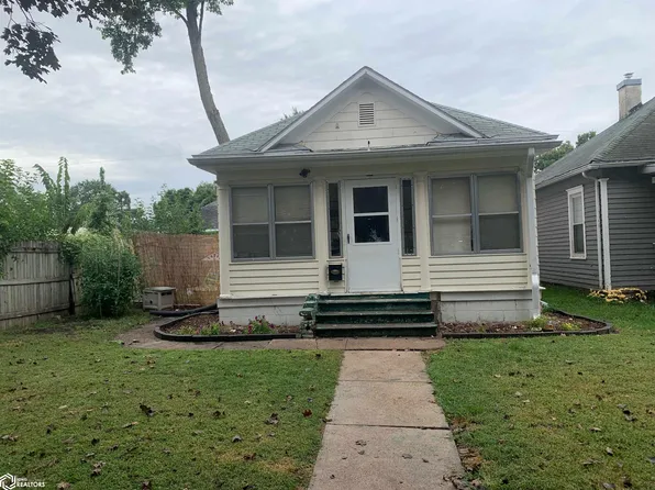 104 W Valley Ave, Shenandoah, IA 51601