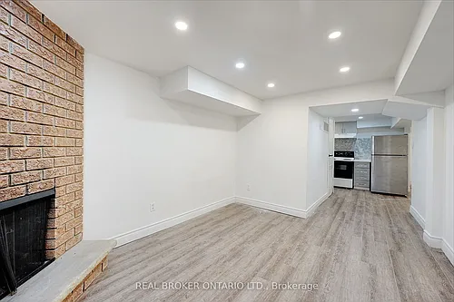 1098 Sawgrass Cres #BASEMENT Photo 1