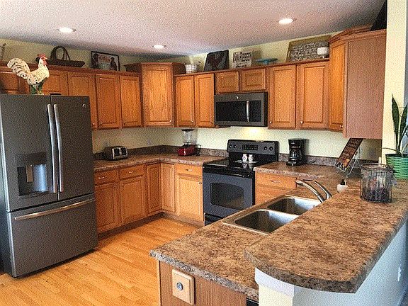 5th image of 2906 Breezewood Dr