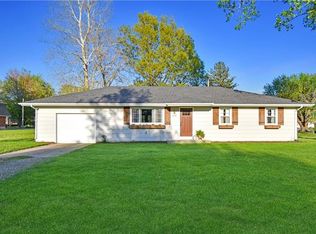 305 Park St, Corder, MO 64021