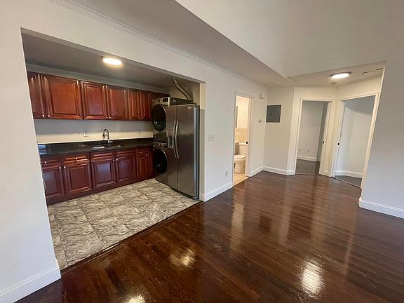 4th image of 1850 Park Pl APT 3