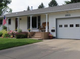 1011 11th Ave NE, Aberdeen, SD 57401