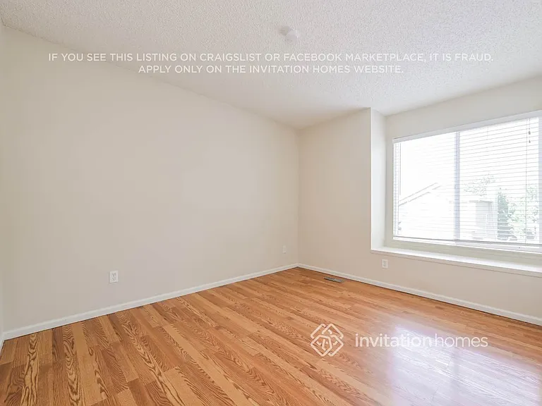 1572 Beacon Hill Dr — Photo 17