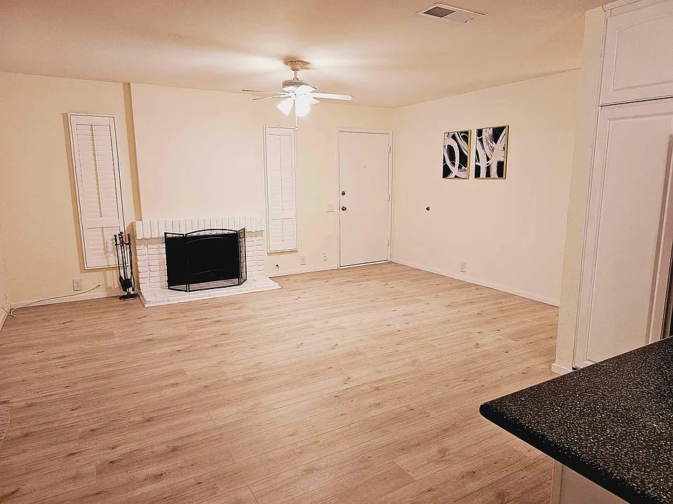 Entrance and Living room