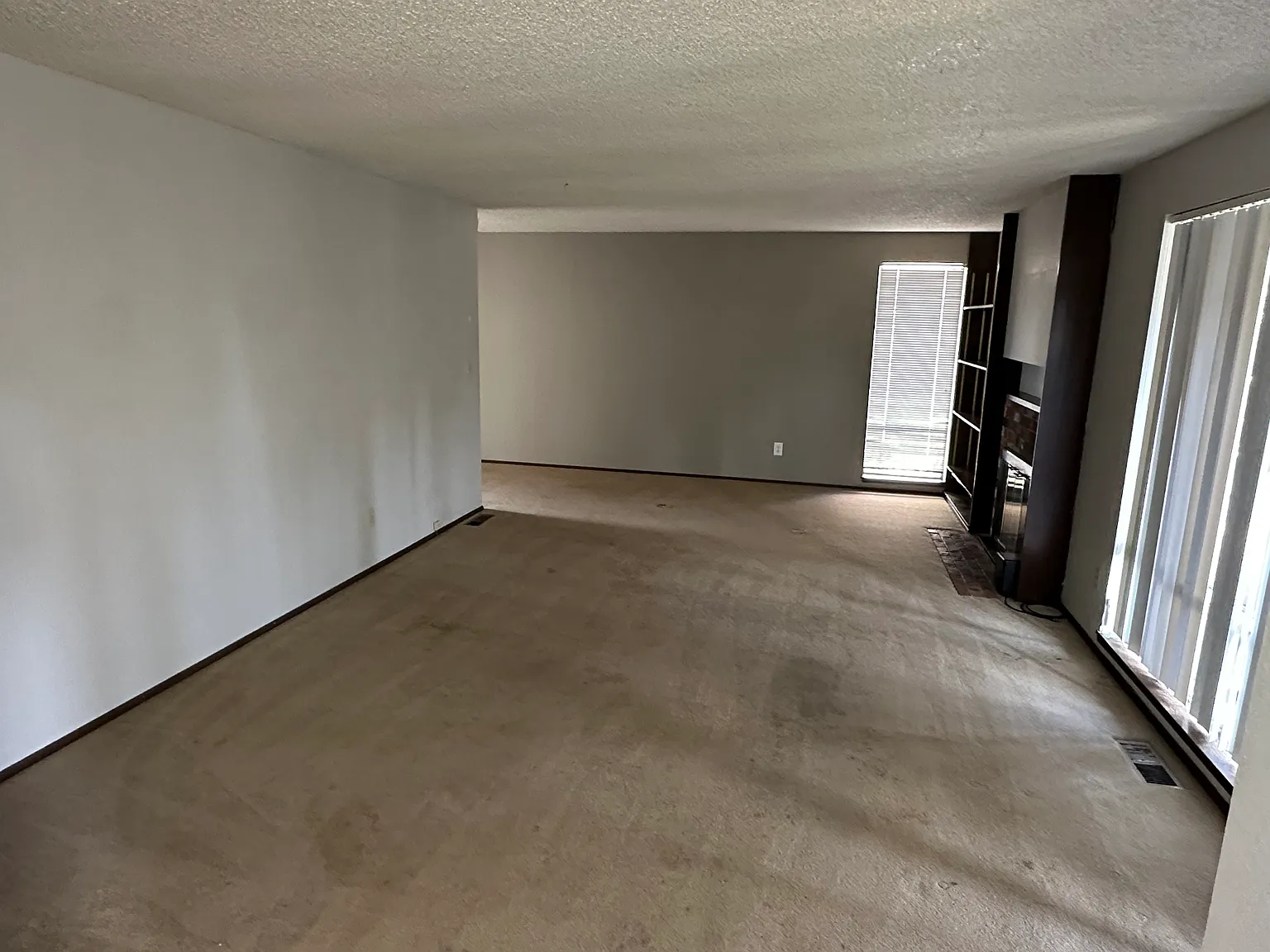 4 bed, 2182 sqft, $2,875 — Photo 4