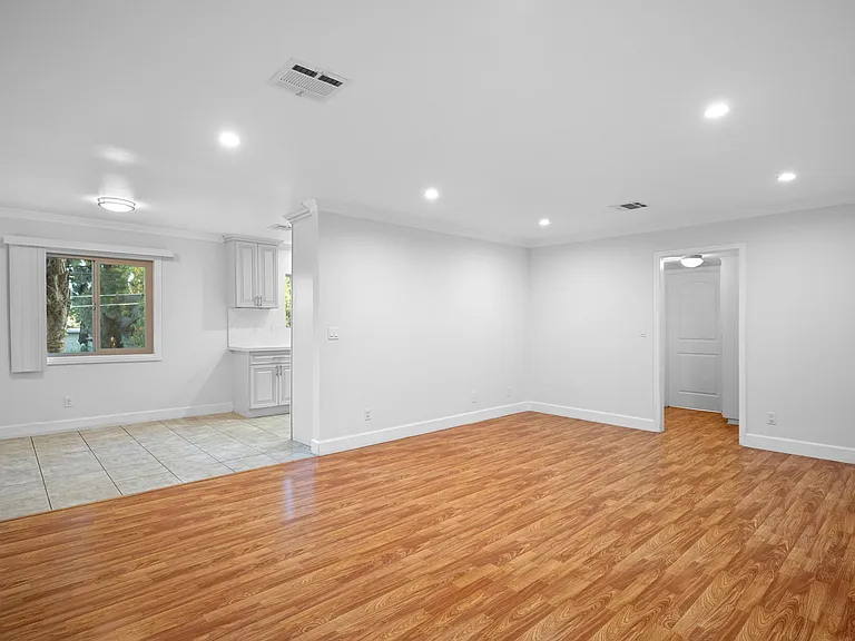 823 E Wilson Ave #C — Photo 5