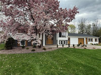 1114 Parkside Dr, Webster, NY, 14580