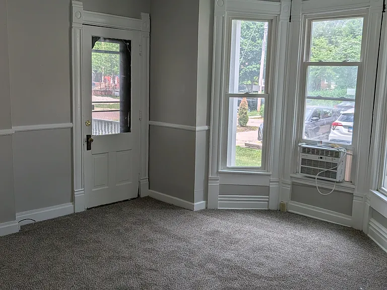 405 W White St — Photo 7
