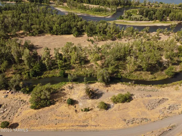 740 Rest Haven Rd, Yakima, WA 98901