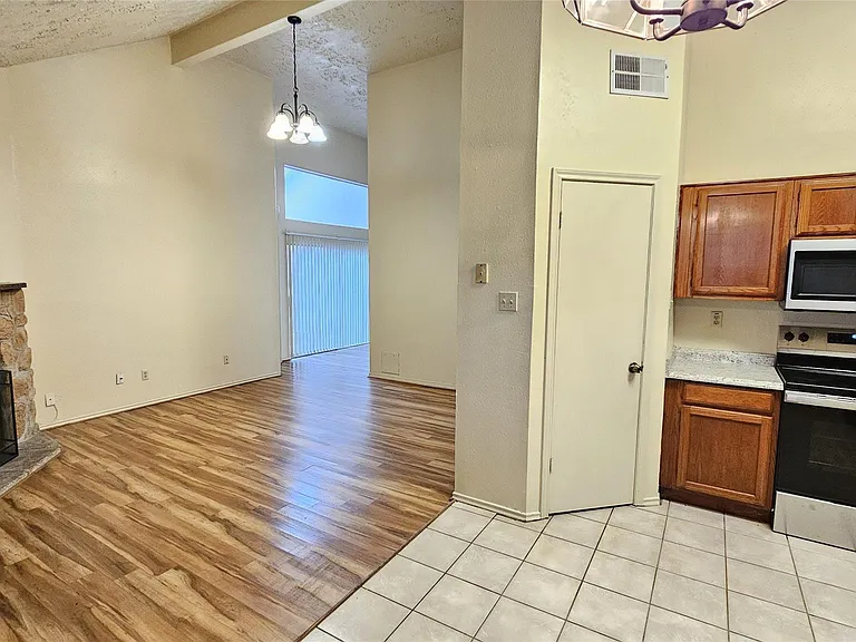8731 Croteau Dr — Photo 4