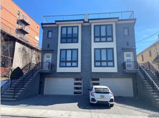 132 Princeton Pl #B, Palisades Park, NJ 07650