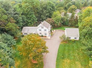 25 Columbia Ct, North Haledon, NJ 07508