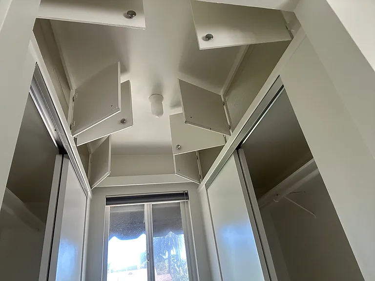 390 Park Ave — Photo 8