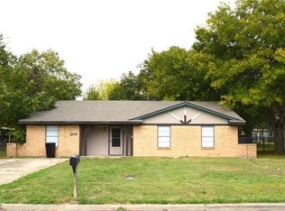209 Collins Dr, Terrell, TX 75160