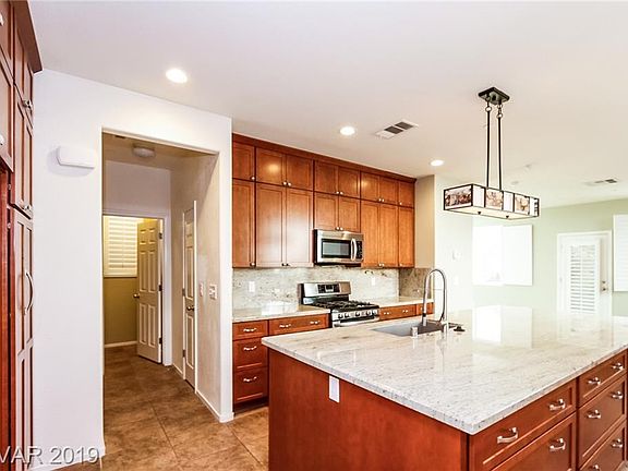 5th image of 1105 Aspen Cliff Dr