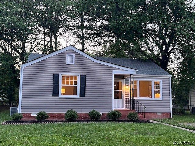 1st image of 2902 Briar Ln