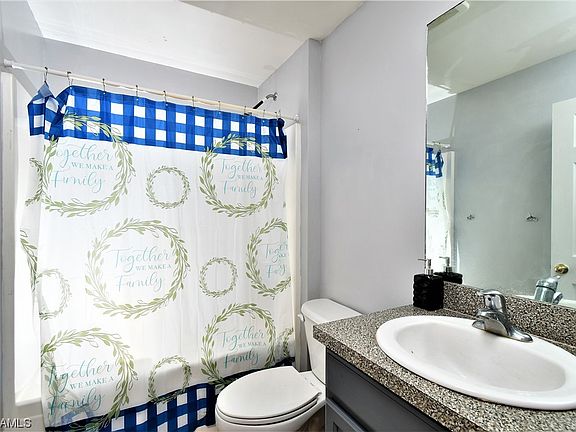5th image of 212 E 12th St