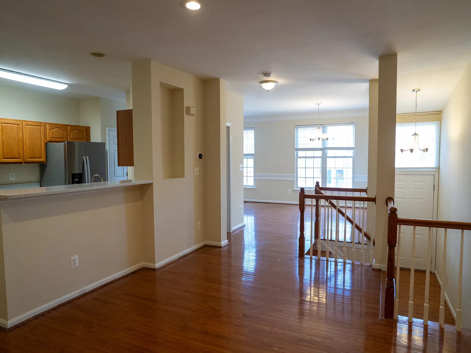 3 bed, 2000 sqft, $3,000 — Photo 4