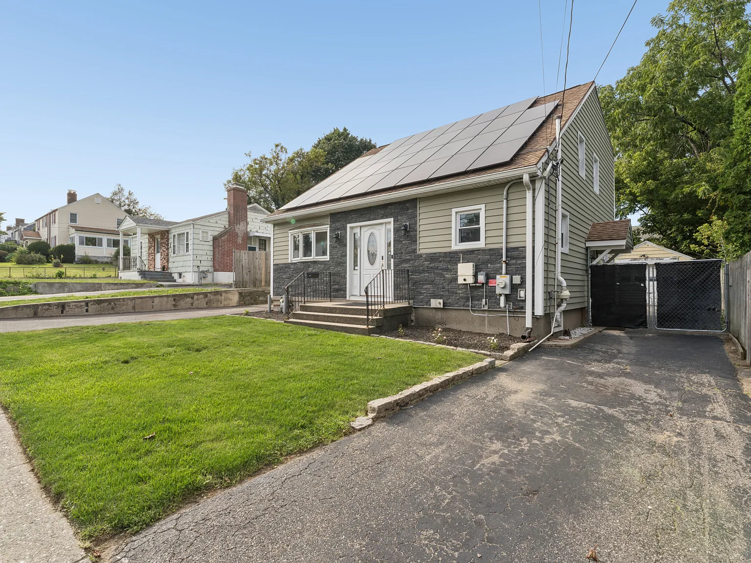 4 bed, 1620 sqft, $4,000 — Photo 3
