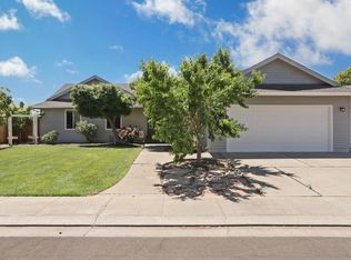 19100 E Di Carlo Dr, Linden, CA 95236