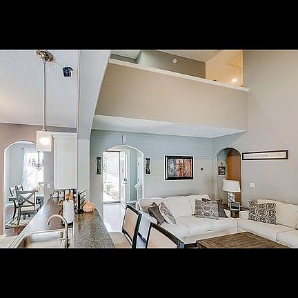 2nd image of 10170 Whitcomb Ln