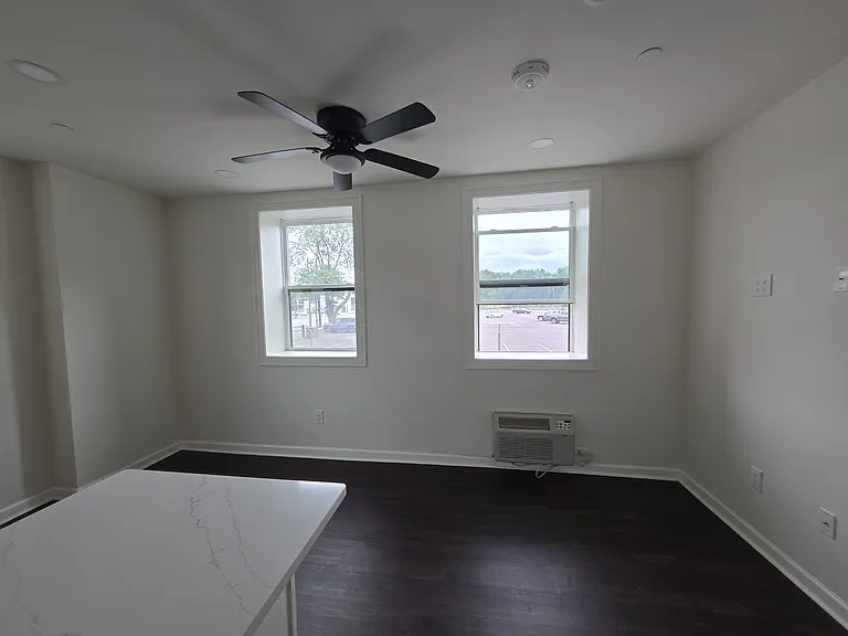 300 Market St #101 — Photo 15