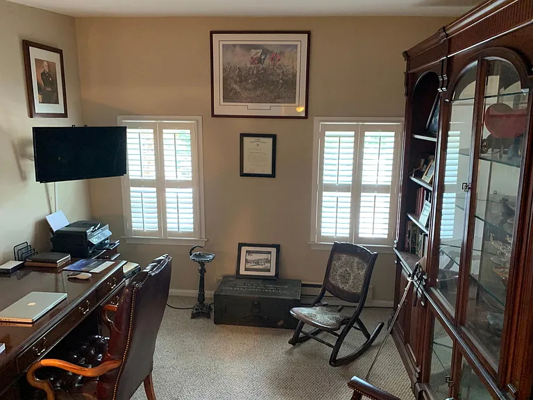 2nd Bedroom / Office (as an Office)