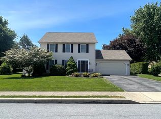 217 Mill Spring Rd, Womelsdorf, PA 19567